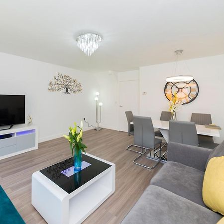 Greenfield Modern 3Br Home - Southcote Lane , เรดดิ้ง ภายนอก รูปภาพ