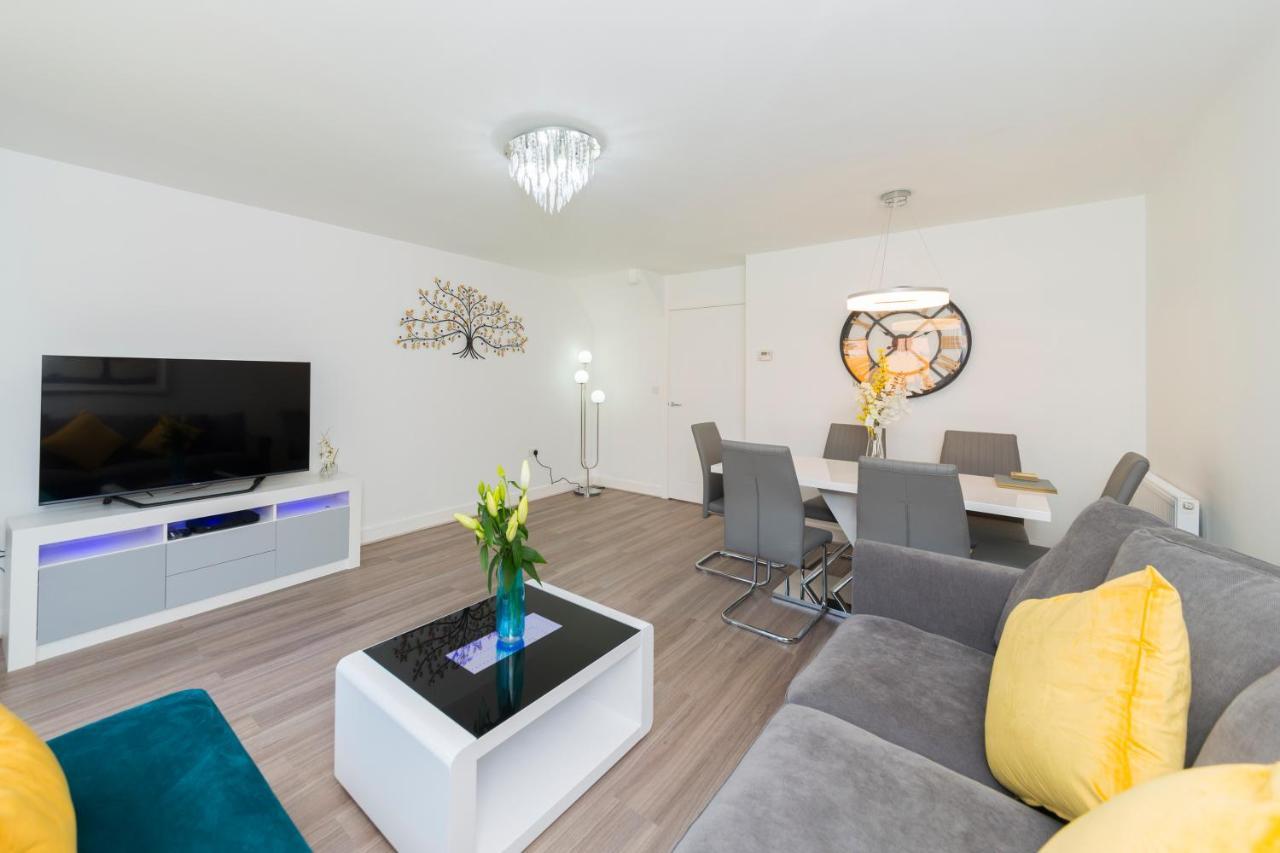 Greenfield Modern 3Br Home - Southcote Lane , เรดดิ้ง ภายนอก รูปภาพ
