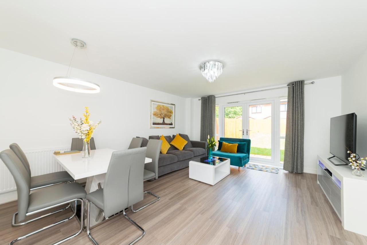 Greenfield Modern 3Br Home - Southcote Lane , เรดดิ้ง ภายนอก รูปภาพ
