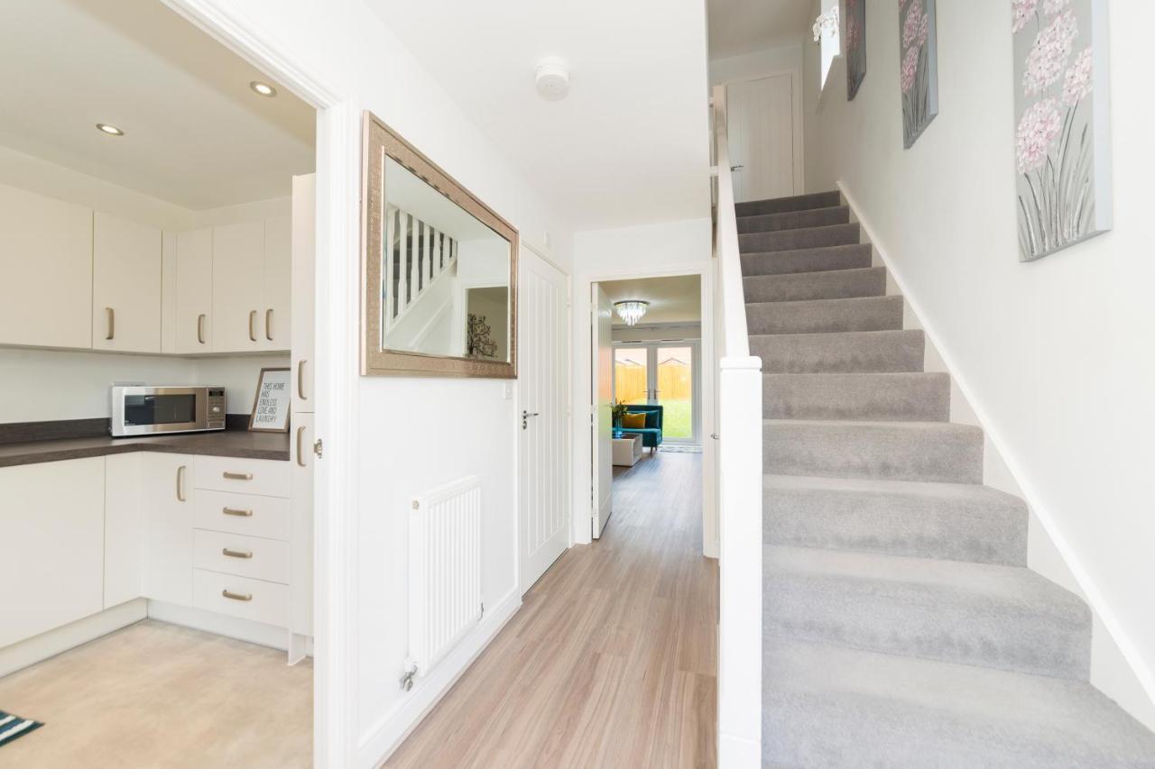 Greenfield Modern 3Br Home - Southcote Lane , เรดดิ้ง ภายนอก รูปภาพ